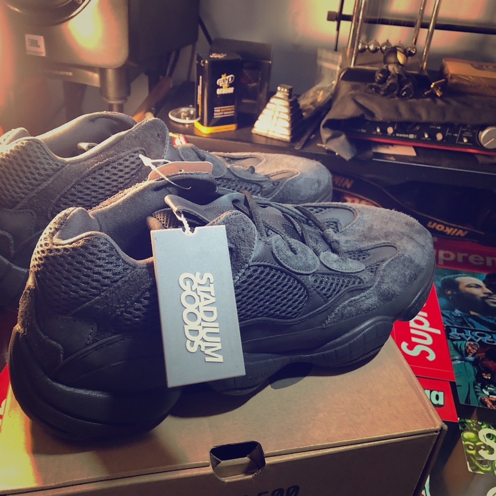 Yeezy 500 utility black